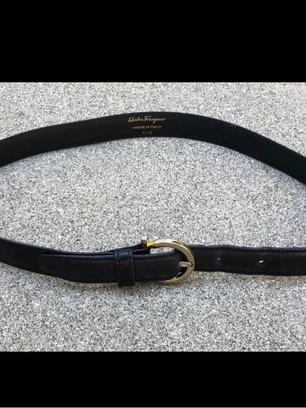 Salvatore Ferragamo Black Leather Belt with Gold-Tone Horseshoe Buckle